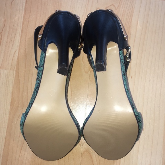 Red Kiss 6inch heels - Picture 2 of 3